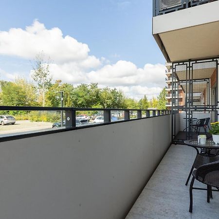 Apartment With Balcony & Parking Near Manufaktura Lodz By Renters Prestige Ngoại thất bức ảnh